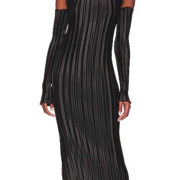 L’Idee - Le Salon Dress in Noir - Picture 2 of 3